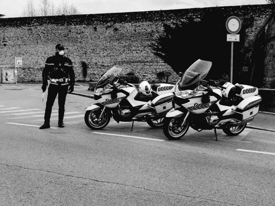 Un controllo della Polizia municipale (foto d'archivio)