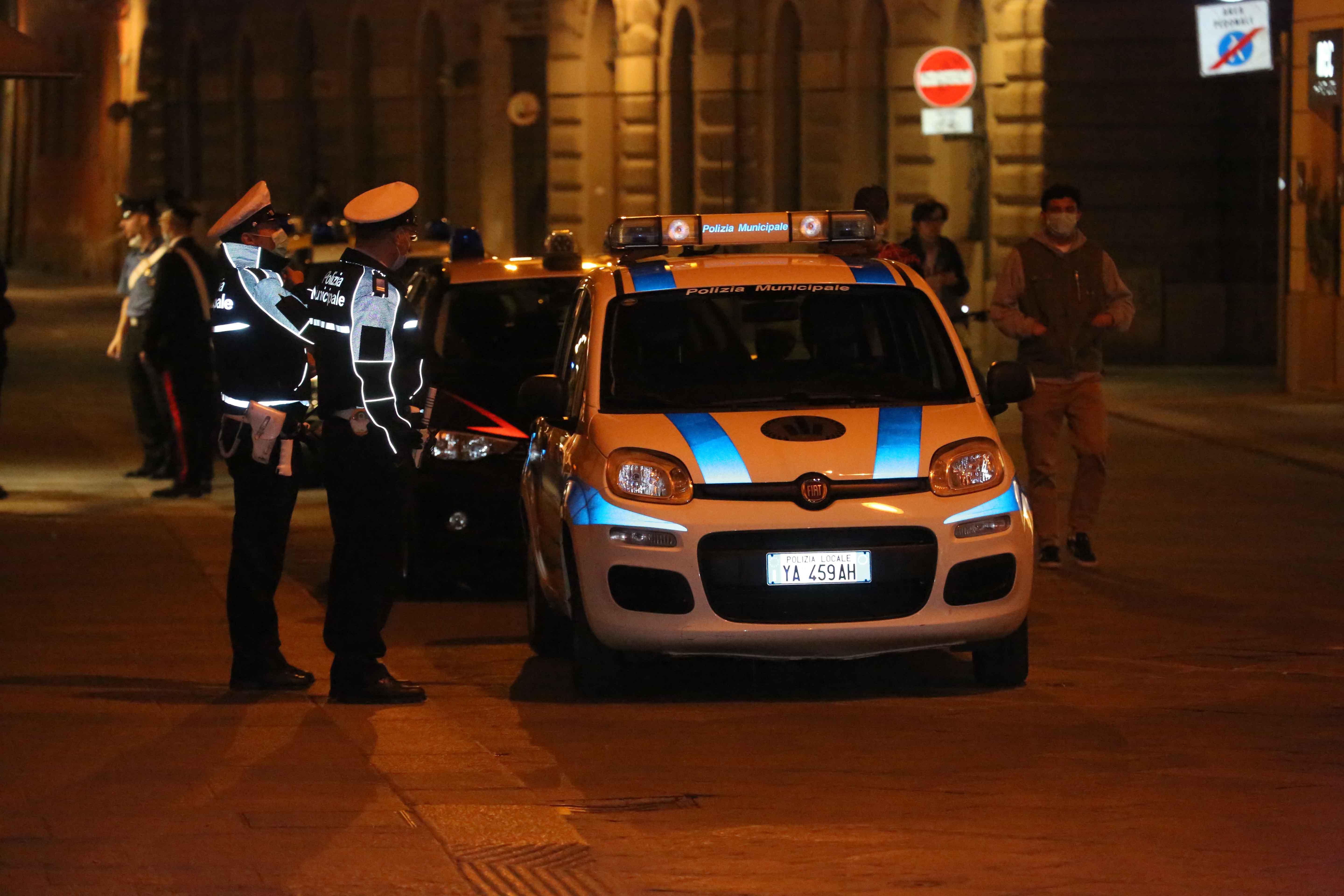Alcolici a un minorenne, chiuso fino all'8 novembre il bar di via Fontanelli