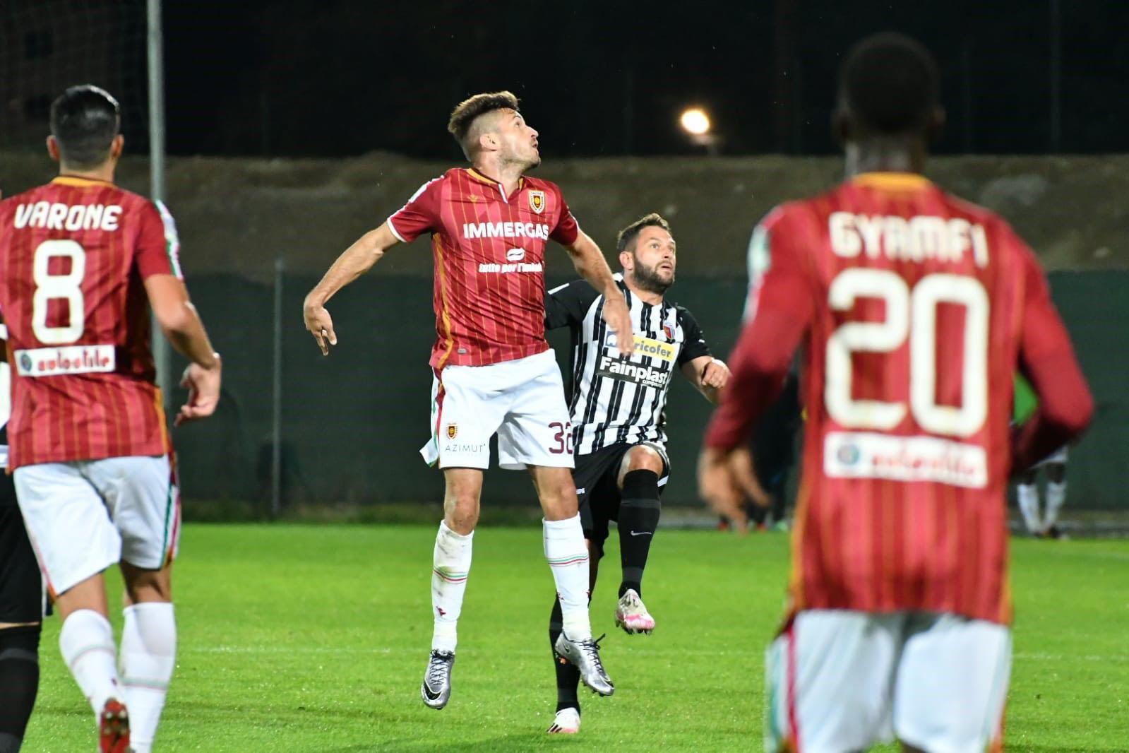 La Reggiana fermata dal Covid: "Non giochiamo con la Salernitana" 