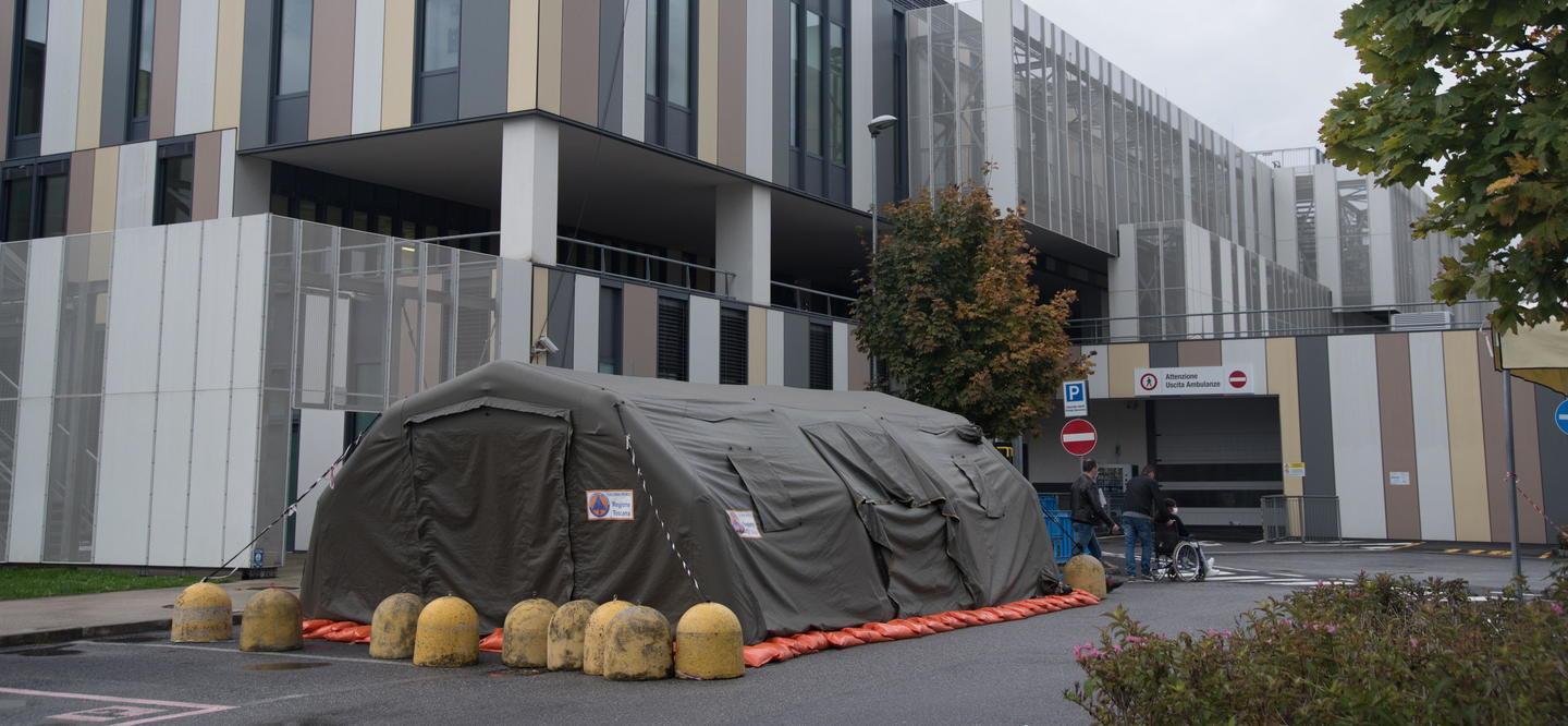 Troppi Covid, visite ed esami a rischio Centrale unica per gestire i posti letto 