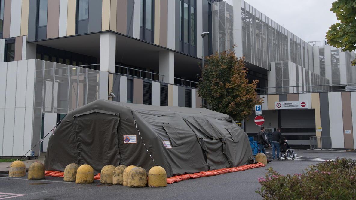 Troppi Covid, visite ed esami a rischio Centrale unica per gestire i posti letto