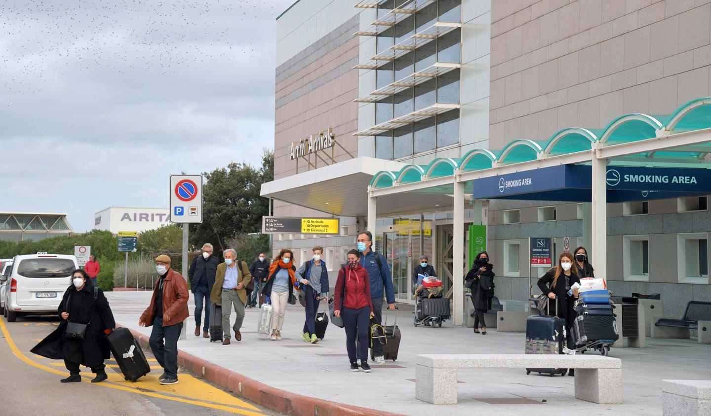 A Ryanair e Wizzair piace l'aeroporto di Olbia 