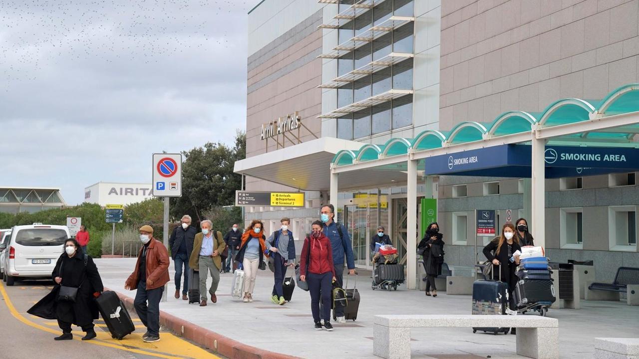 A Ryanair e Wizzair piace l'aeroporto di Olbia