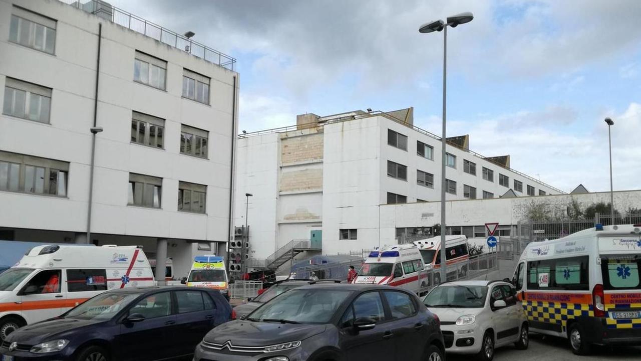 Coronavirus a Sassari, Infettivi al collasso: i pazienti da ricoverare rispediti indietro
