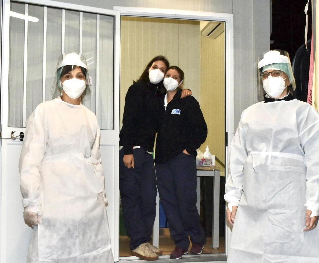 In ospedale: pochi medici e costretti a fare gli infermieri arrivano in supporto quelli della Marina 