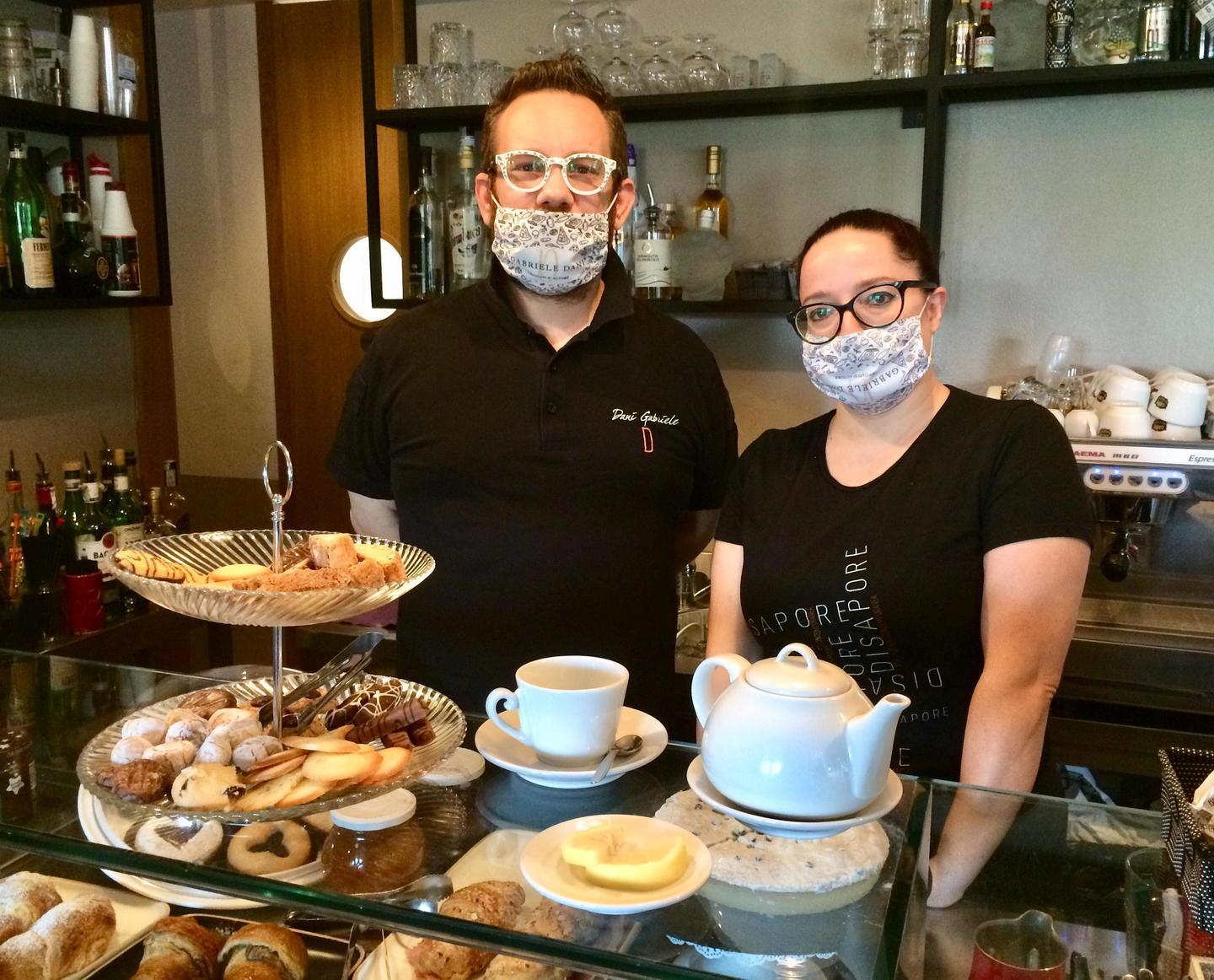 La pizzeria “stellata” di Cecina ora è (anche) sala da tè: «Credo molto nell’idea, andiamo avanti» 