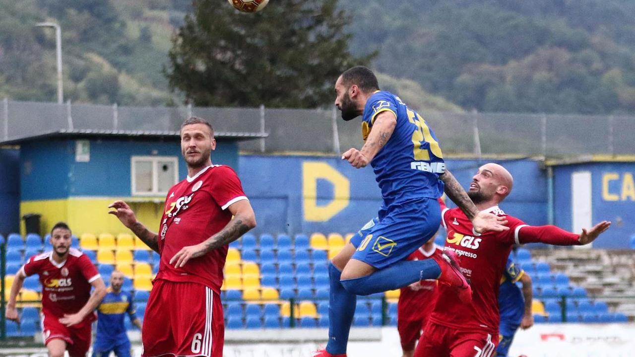Infantino in azione contro l'Alessandria