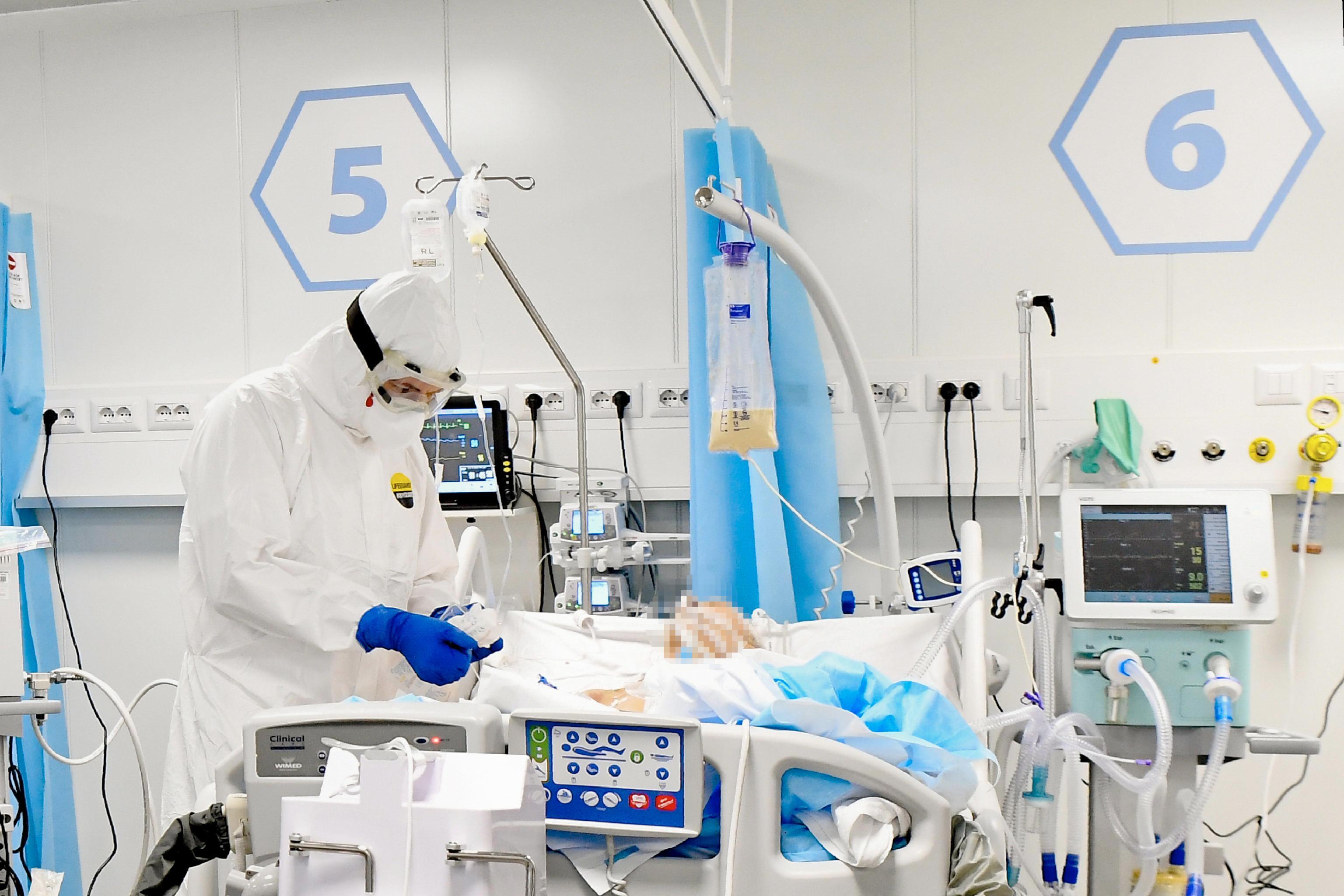 Covid, ancora numeri preoccupanti nell'isola: 399 nuovi casi e 7 morti