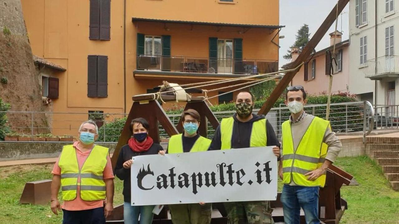 Da sinistra Daniele Mori, Federica (operatrice della rocca), Cecilia Lorenzini, Mattia Tragna e Alessio Tei