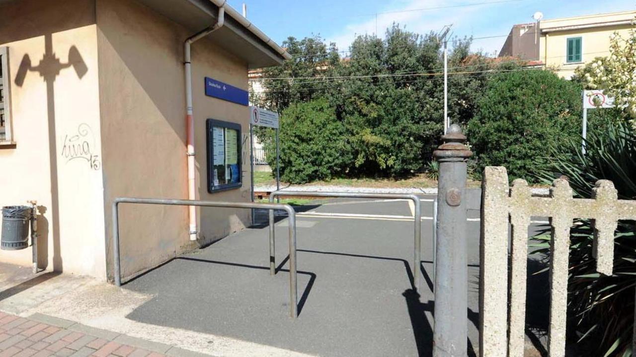 Stazione, degrado e sporco ovunque mentre i progetti restano nel cassetto