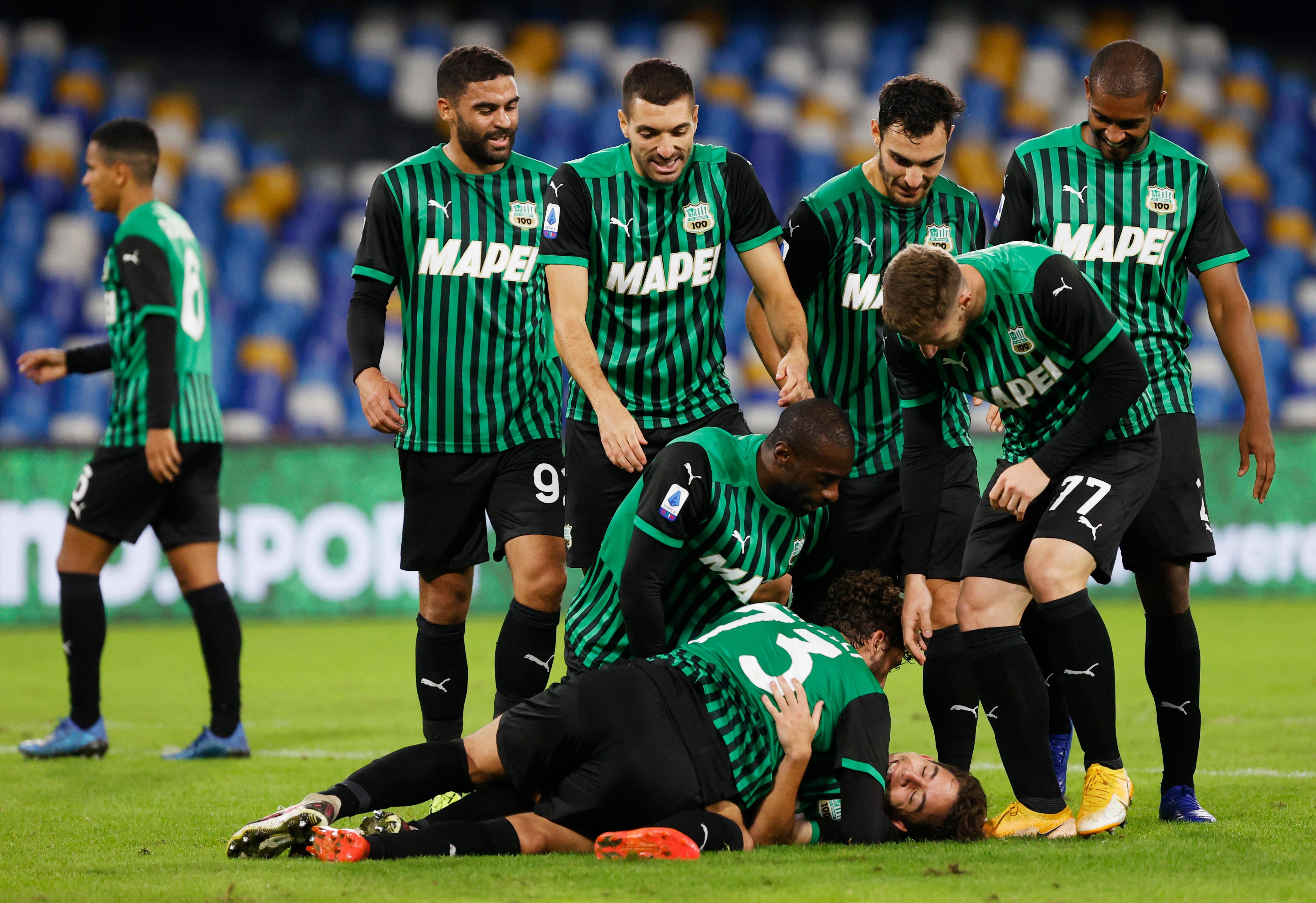Locatelli e Maxime Lopez stendono il Napoli. Sassuolo a -2 dal Milan