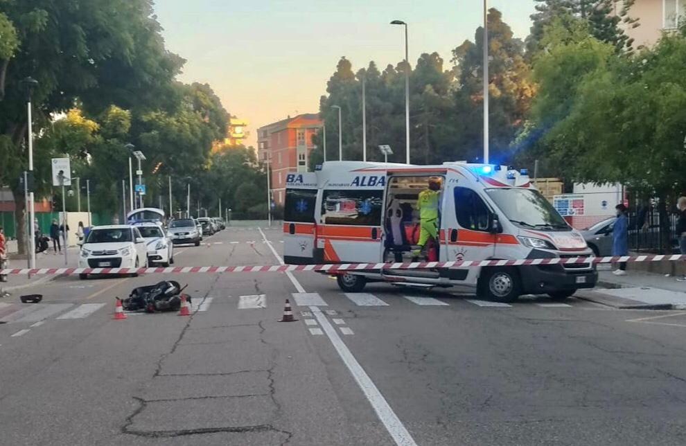Scontro moto-ciclomotore a Cagliari: due feriti