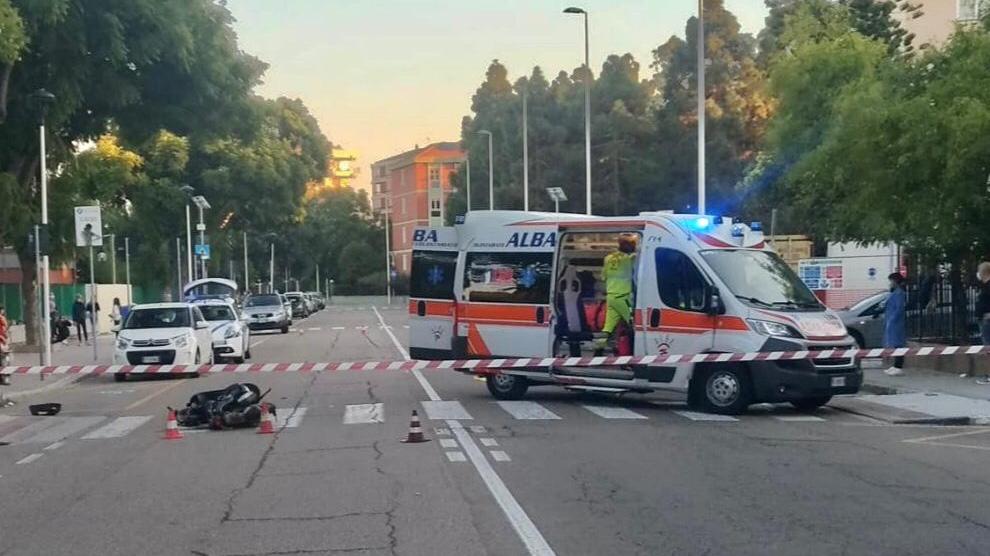 Scontro moto-ciclomotore a Cagliari: due feriti