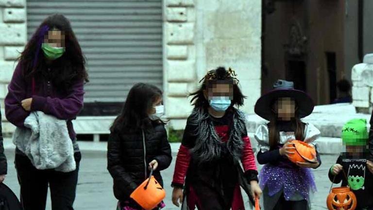 Halloween cancellato a fare atmosfera è solo la terrazza luminosa