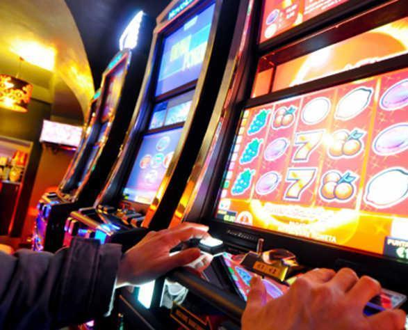 La città del Golfo regina dell’azzardo Regole più stringenti per le sale giochi 