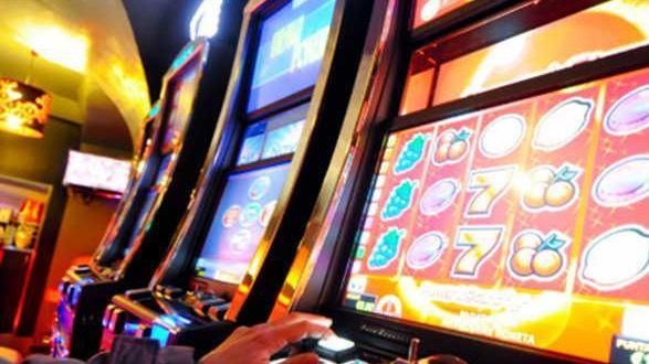 La città del Golfo regina dell’azzardo Regole più stringenti per le sale giochi