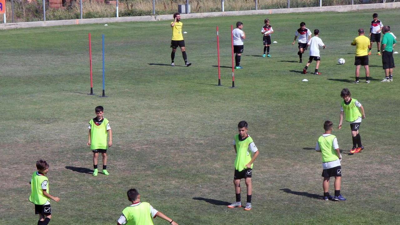 Date un pallone e fate correre quei bambini da domani le Scuole calcio livornesi ripartono