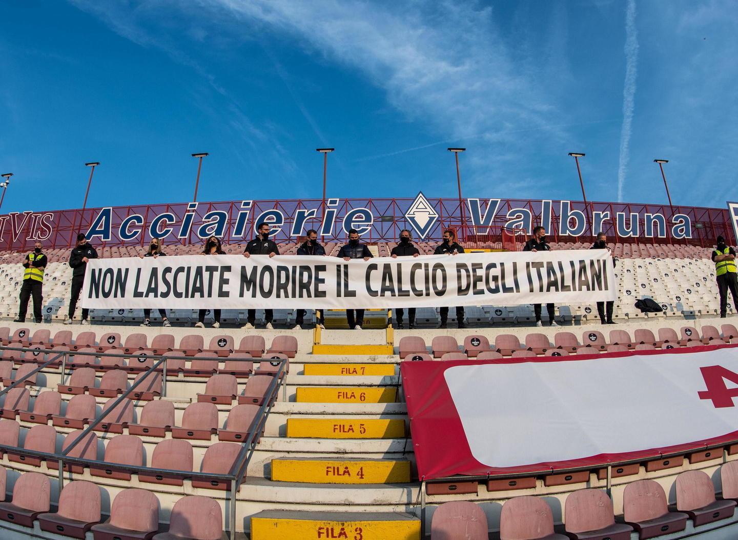L’appello della Lega B «Non lasciate morire il calcio degli italiani»