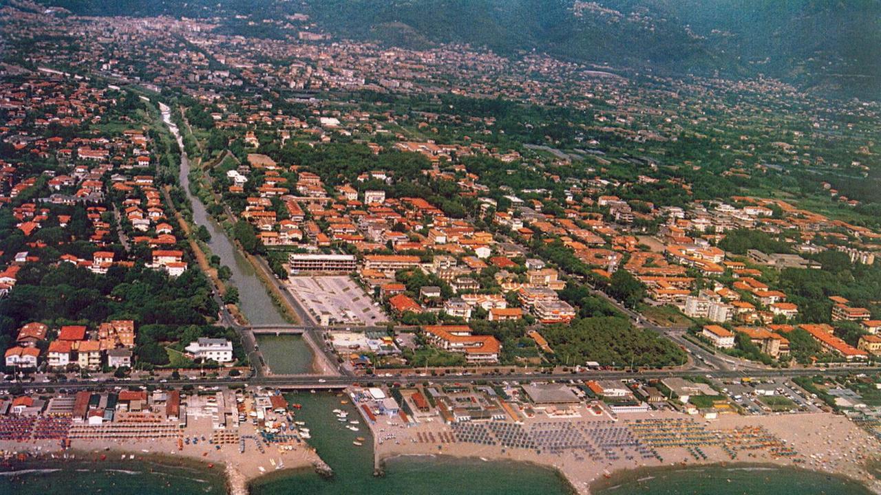 Massa, possibile ordinanza per chiudere 2-3 piazze