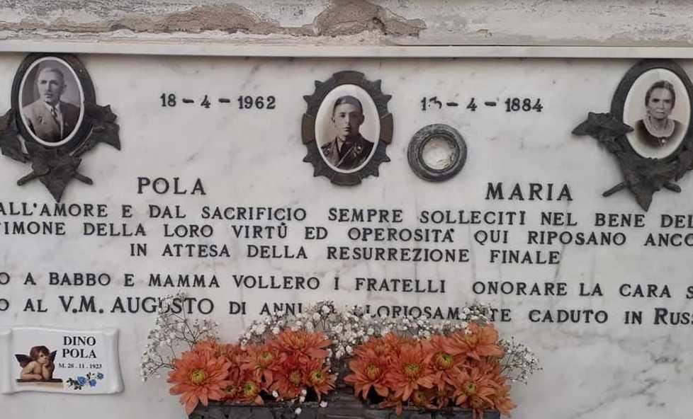 Sant'Agostino, furto al cimitero: «Rubata la medaglia dalla lapide, gesto ignobile» 