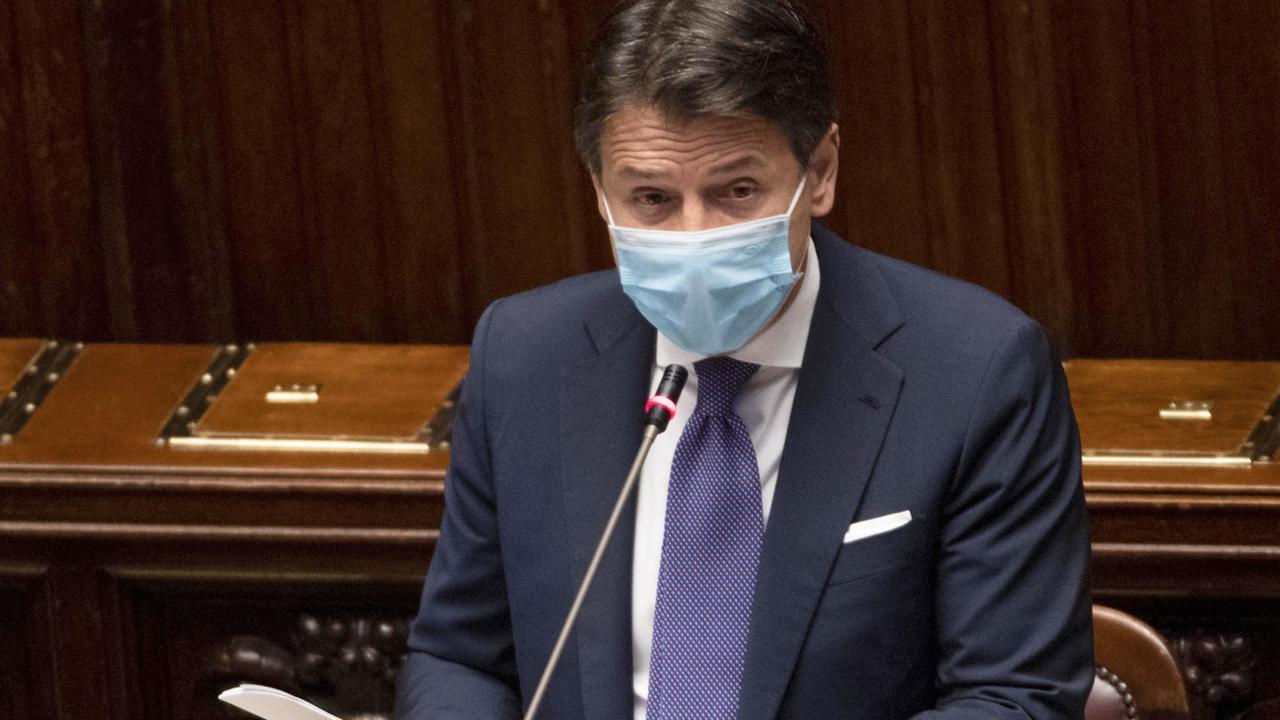 Coronavirus, l'intervento di Giuseppe Conte alla Camera: «La curva impone nuove misure»