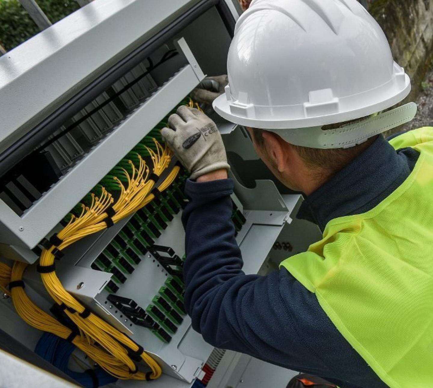 Mastrini: più connessione nei paesi E a Parana telefonare è un problema 
