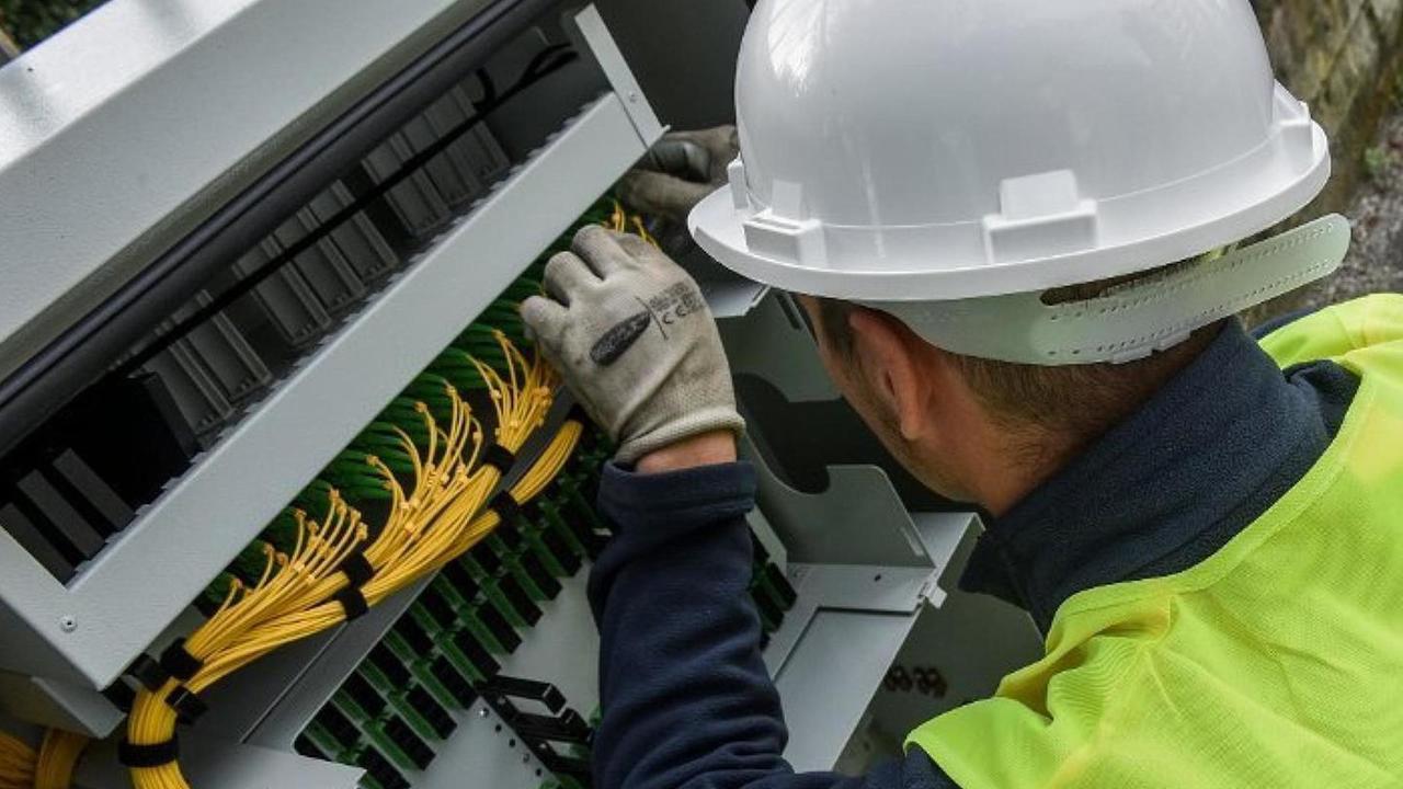 Mastrini: più connessione nei paesi E a Parana telefonare è un problema