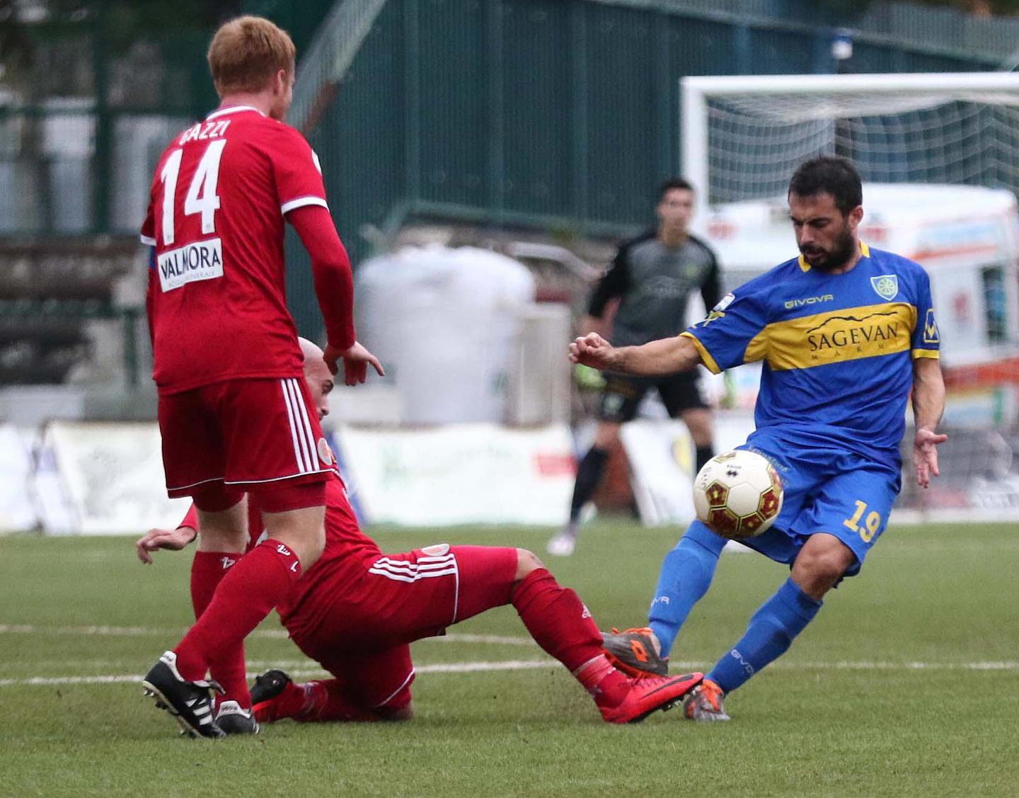 Azzurri incompleti, evanescenti e ingenui L’Alessandria ringrazia, ecco il primo stop 