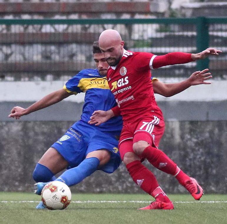  Livorno va, Carrarese al tappeto