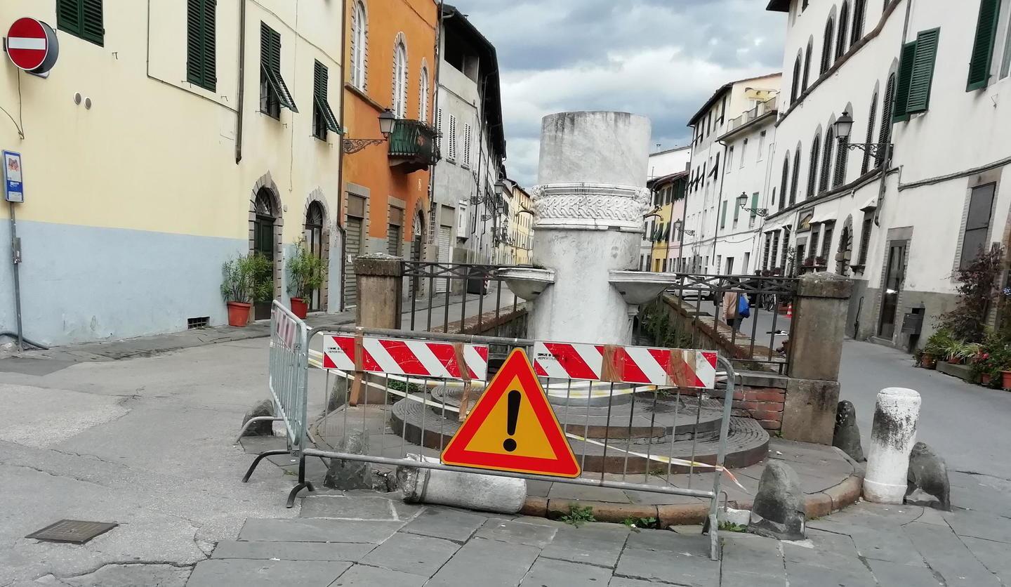 «Urgente il recupero della fontana in piazza dello Stellario»