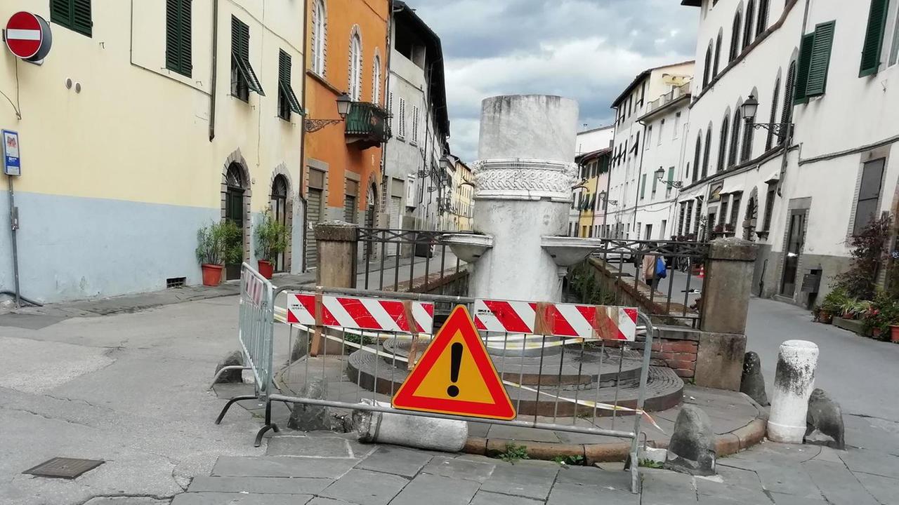 «Urgente il recupero della fontana in piazza dello Stellario»