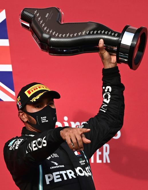 Hamilton fa sua Imola nel ricordo di Senna «L’anno prossimo? Non so dire se ci sarò» 