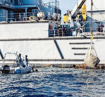 Guardia costiera al cargo Ivy 1: «Pagherete le spese per le ecoballe» 