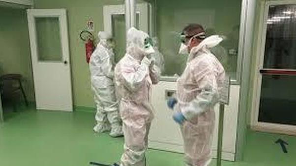 Coronavirus, bimbo di un mese in terapia intensiva