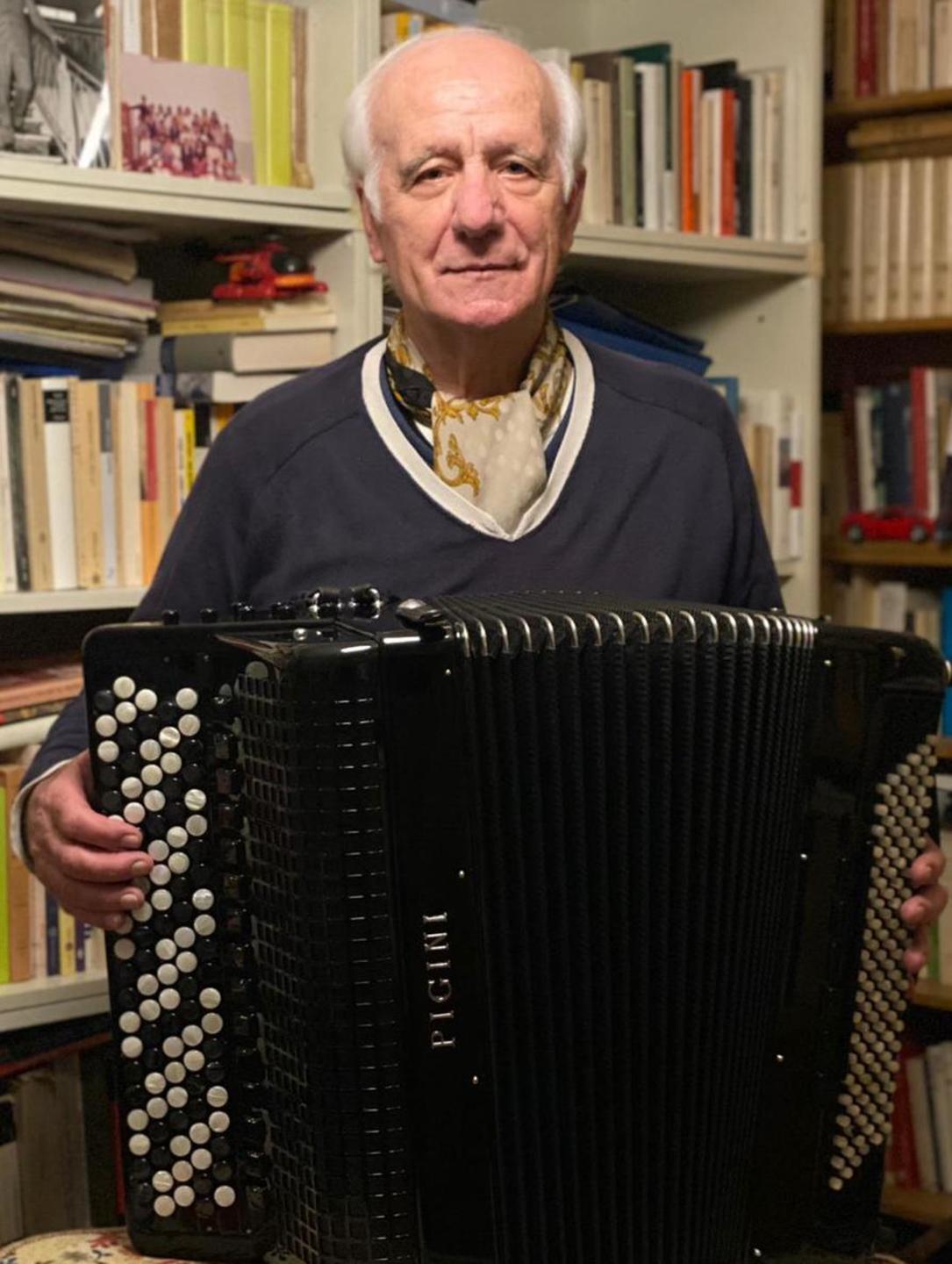 Dopo due lauree a 76 anni si diploma in fisarmonica: «E non ho mica finito» 
