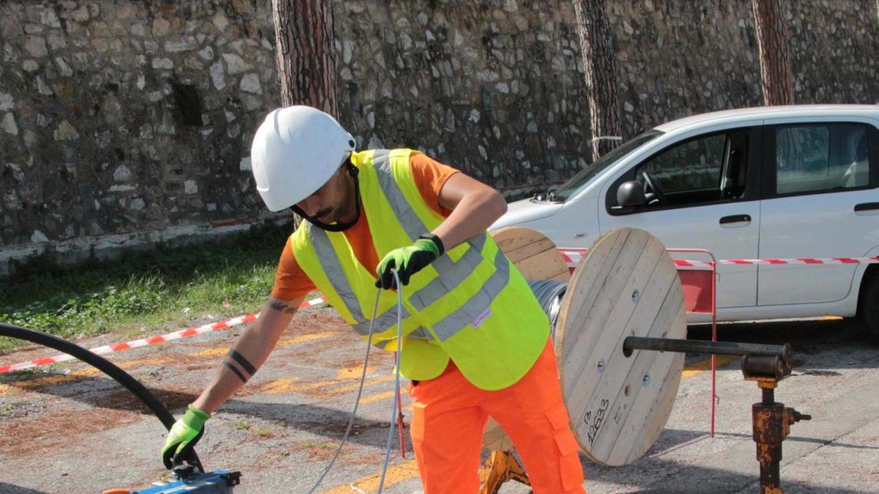 Viareggio sempre più connessa con i lavori per la fibra ottica