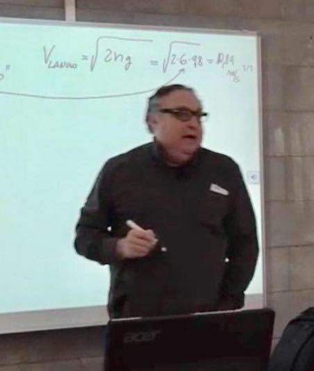 «Un posto nei nostri cuori Prof, le vogliamo bene»