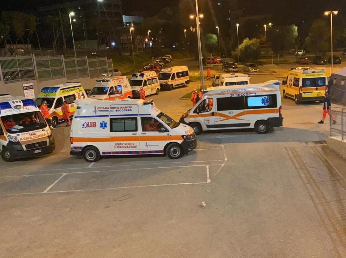 Dieci ambulanze ostaggio delle sanificazioni 