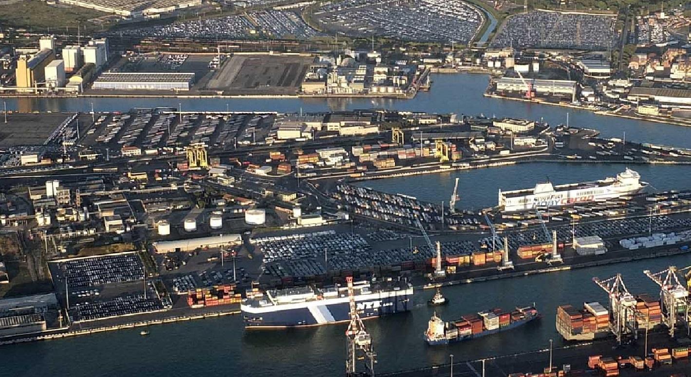 Il porto di Livorno alla guerra del Tar: affondato il piano dell’Authority sulla Sponda Est 