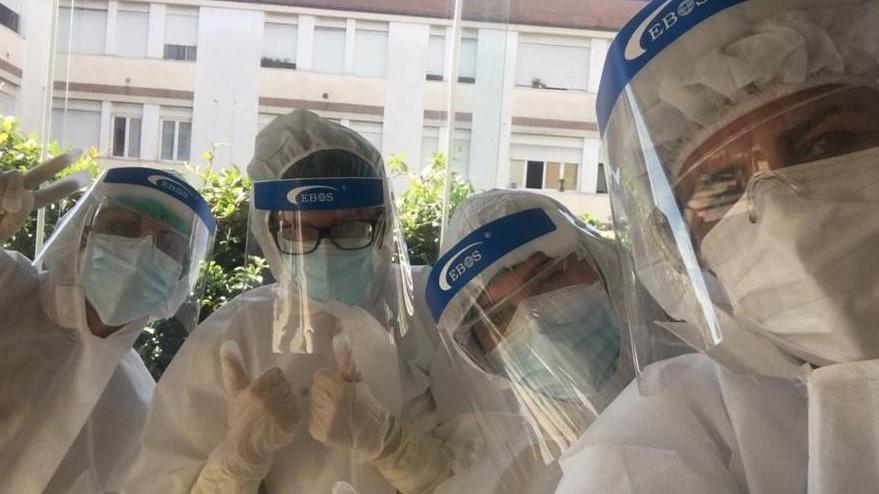 Da sinistra verso destra: l’infermiera Silvia Dalle Mura, la dottoressa Sara Pellini, l’infermiera Gessica Mei e Monia Matacera