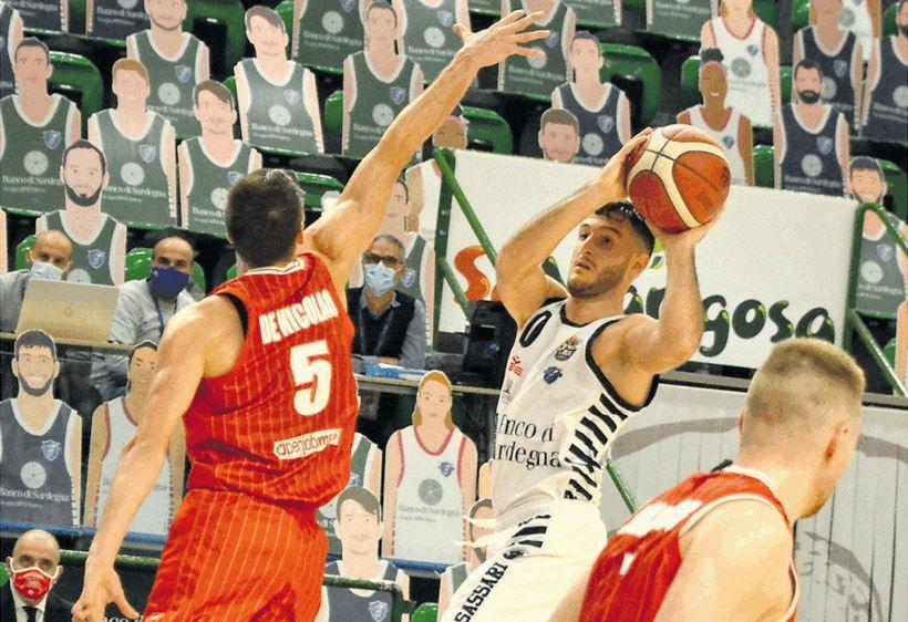 Dinamo, arriva il Tenerife ed è già spareggio-primato