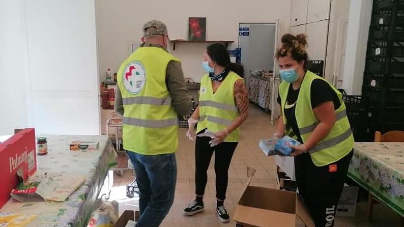 A Rosignano dieci spese al giorno a malati e persone in quarantena: "Ecco come chiederci aiuto"