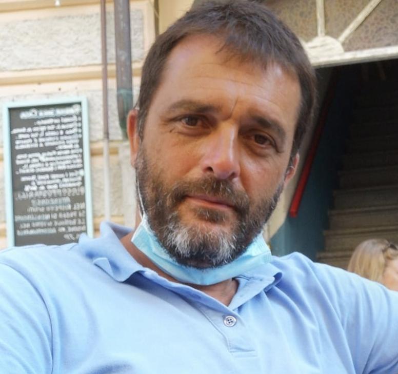 La denuncia del sindaco: "Tamponi nei laboratori privati troppo costosi, i prezzi vanno ridotti" 