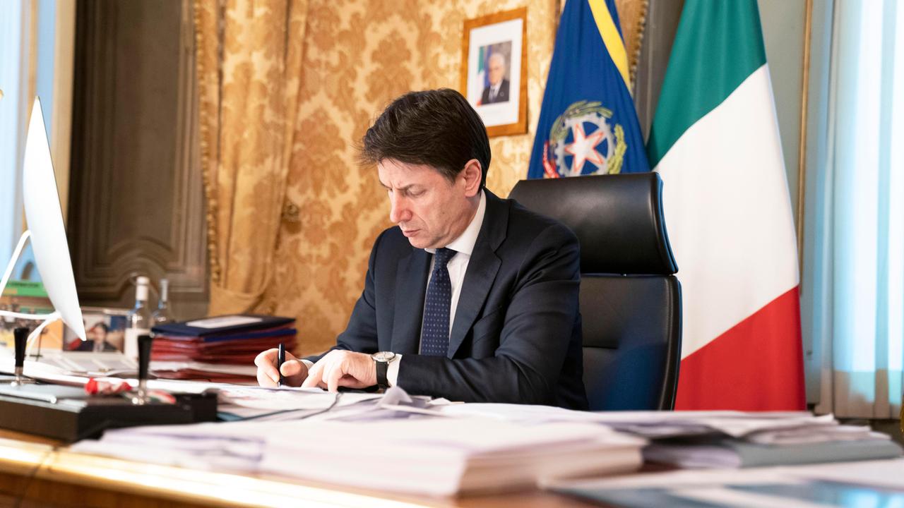 Covid, il nuovo modulo per l'autocertificazione per gli spostamenti dopo il coprifuoco, secondo il nuovo Dpcm