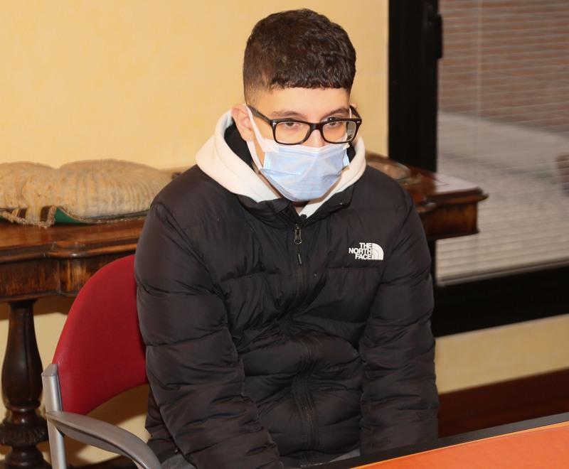 Reggio Emilia, ferito da colpi di pistola in piazza del Monte: «Ho visto la morte in faccia» 