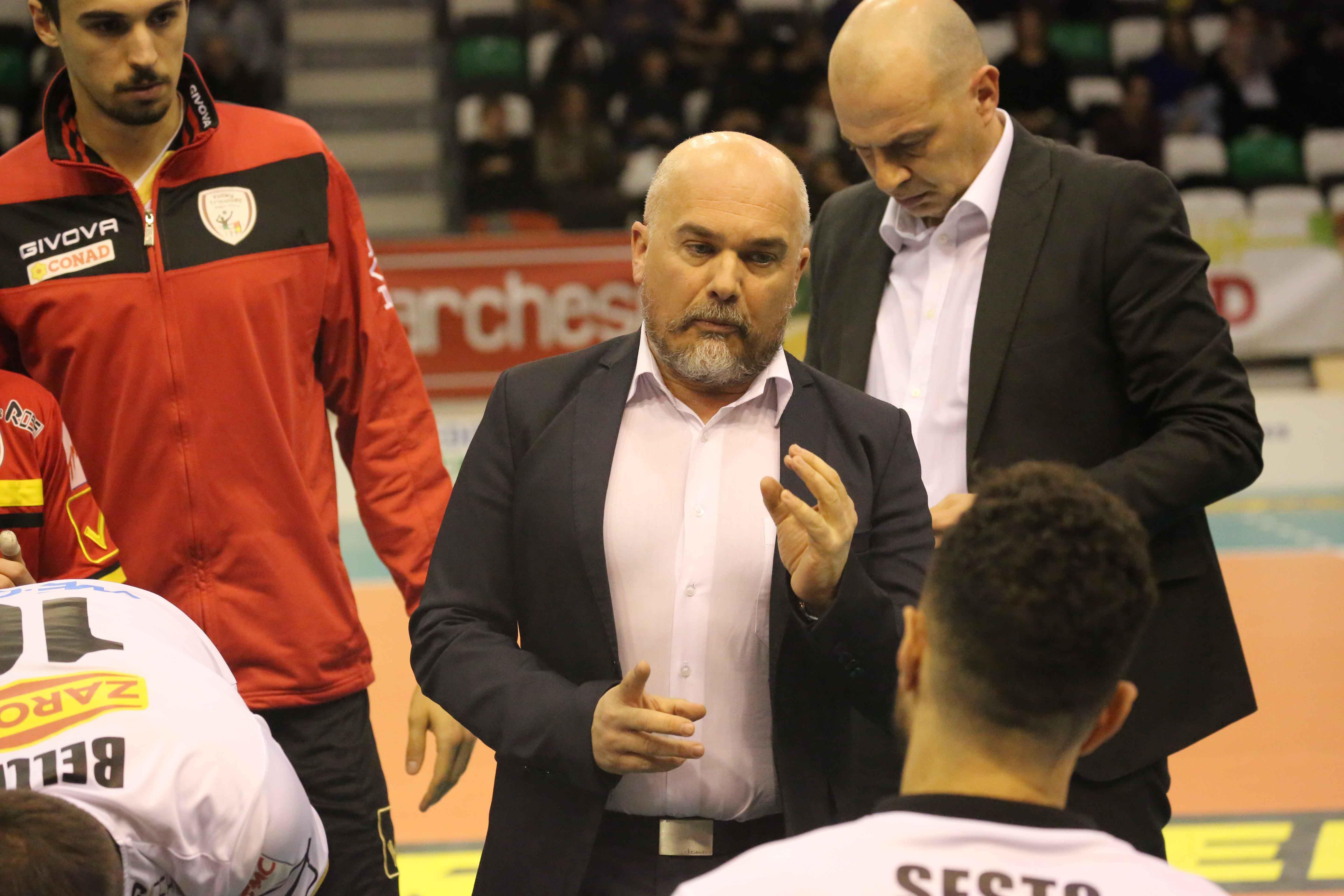 Vincenzo Mastrangelo durante un time-out