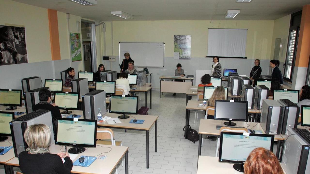 Scuola, la beffa dei prof lucchesi in viaggio verso il concorsone: «Abbiamo attraversato l’Italia per nulla e ora?»
