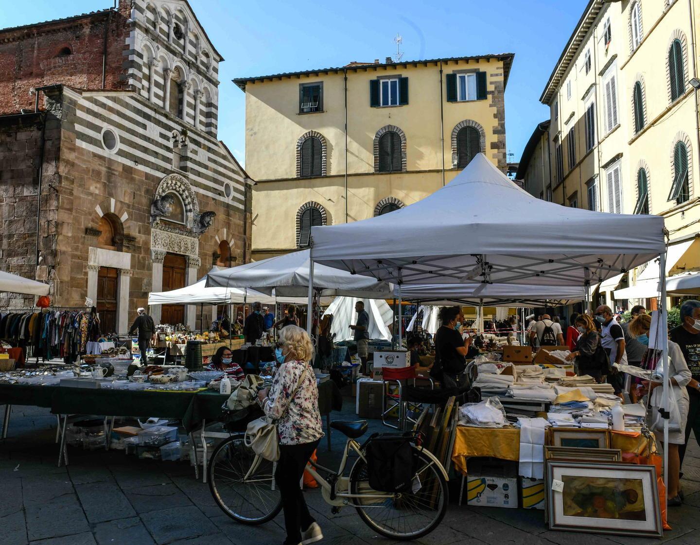 Mercato antiquario sospeso Polemica fra Cna e Comune 