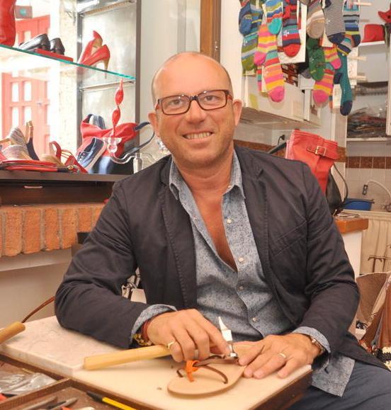 «Vetrine di Natale più belle e saldi posticipati a febbraio»