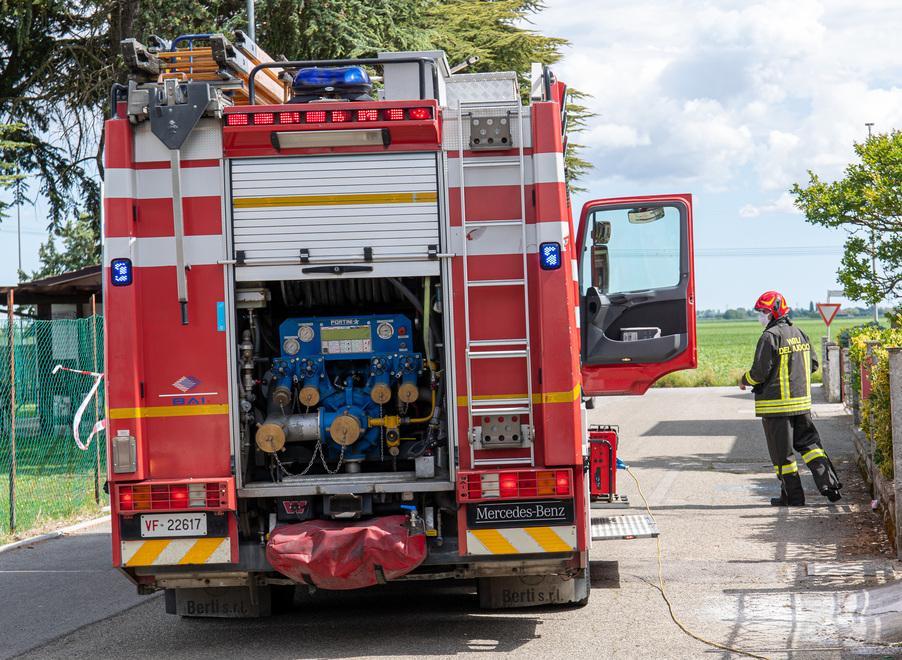 L’incendio si sprigiona a partire dalla cucina Due persone fuori casa